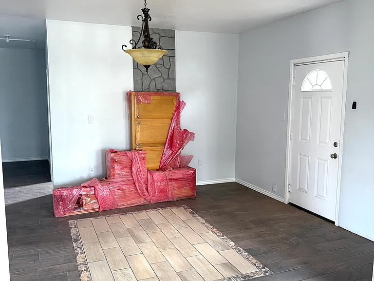 506 S Madison St — Photo 13