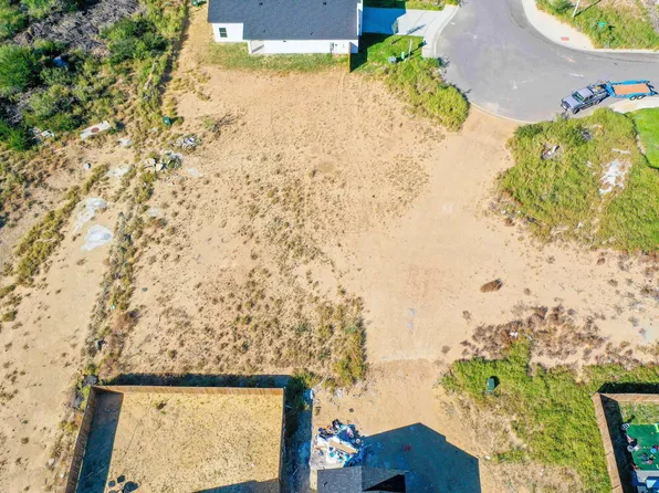 6815 La Cumbre Dr, Laredo, TX 78043