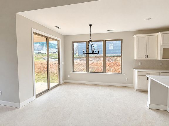5th image of 76 Snow Line Ln