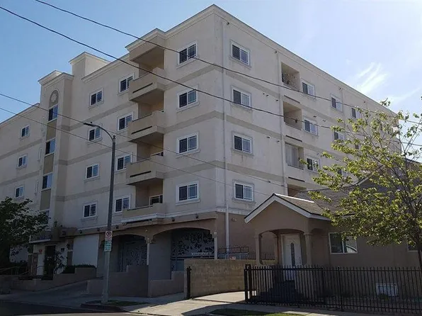 1043 S Kenmore Ave, Los Angeles, CA 90006