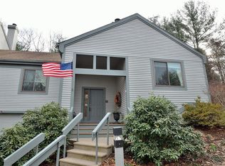 1 Strathmore Ln, Avon, CT 06001