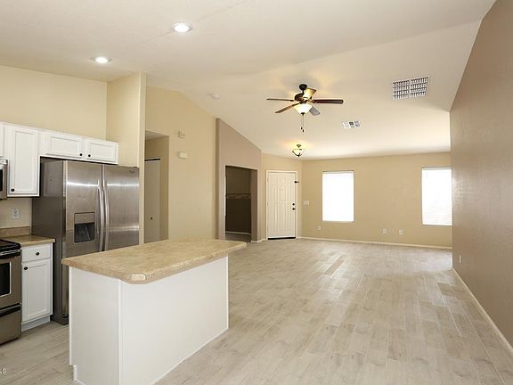5th image of 42647 W Hillman Dr
