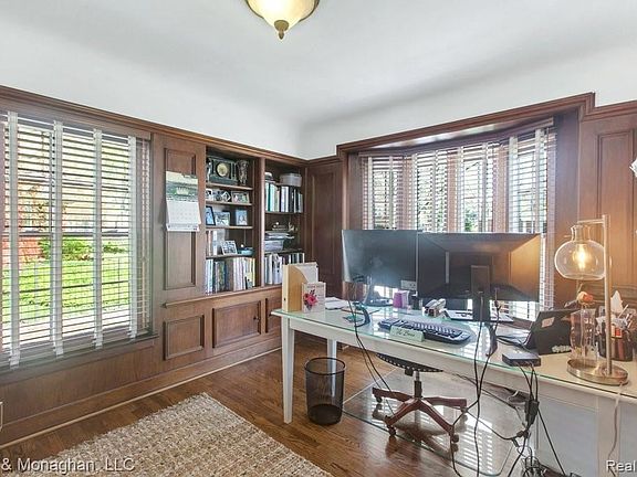 5th image of 1005 Kensington Ave