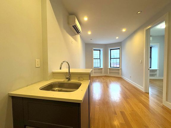 4th image of 11A Spencer Pl APT 1