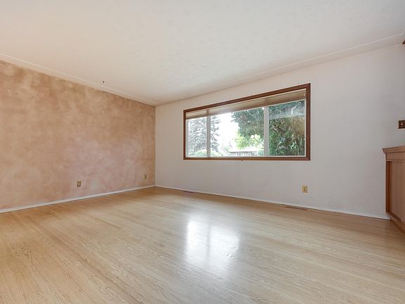 3rd image of 15216 86th Ave NW