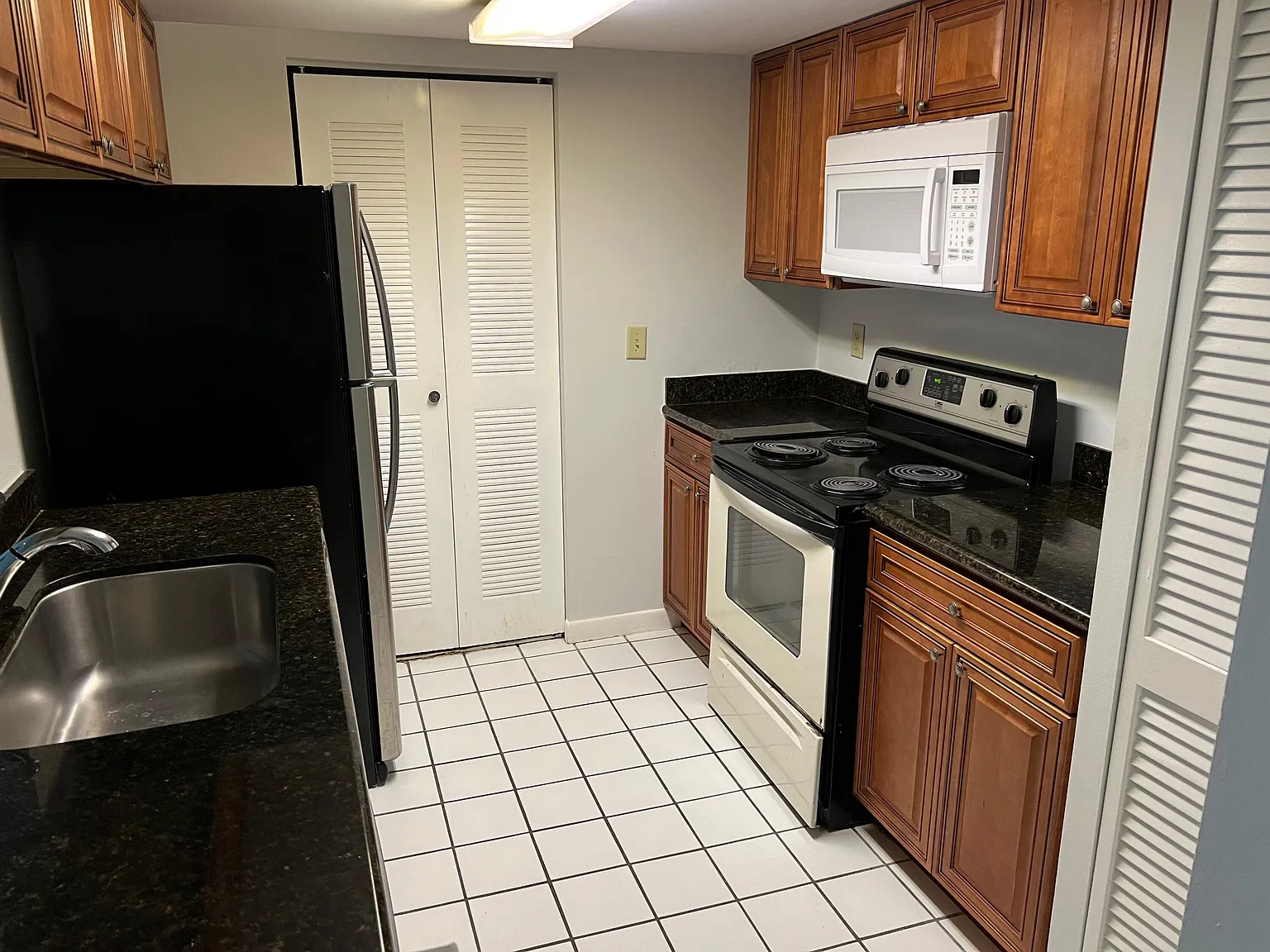 1 bed, 1.0 bath, 700 sqft, $1,675 — Photo 3