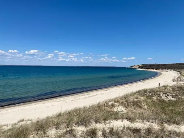318 Lamberts Cove Rd, West Tisbury, MA 02575