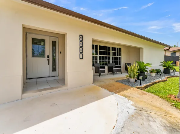 8880 NW 7TH Street, Pembroke Pines, FL 33024