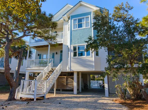 2204 Sailfish Dr, Saint George Island, FL 32328