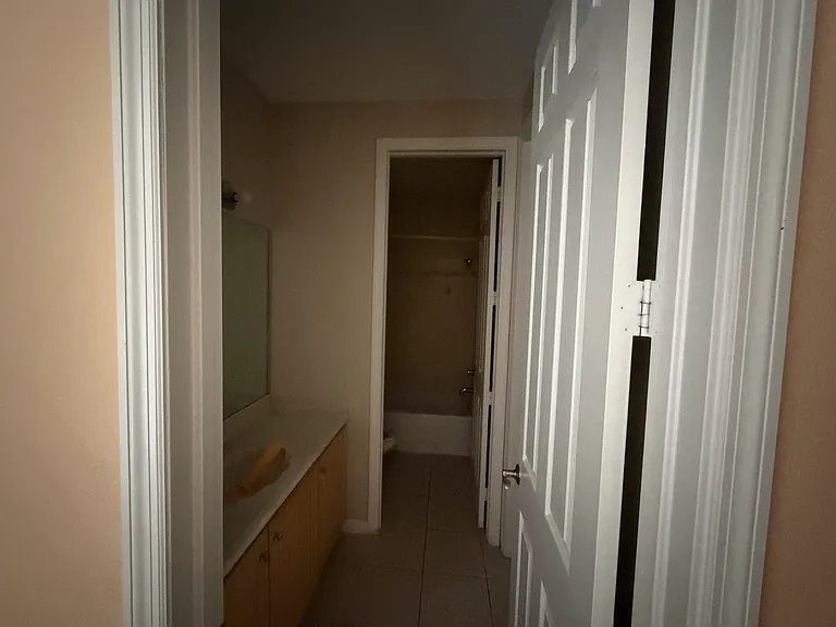 19943 Tamiami Ave — Photo 22
