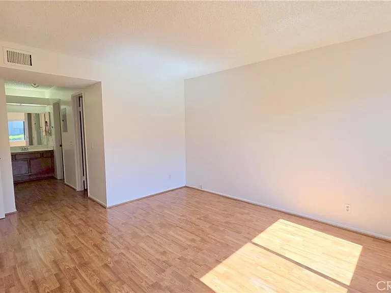 25 Carriage Way — Photo 11