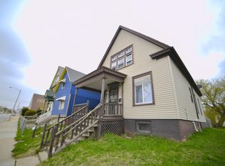 1925 W Center St, Milwaukee, WI 53206