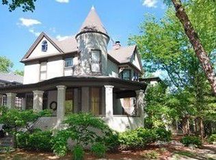 230 Clinton Ave, Oak Park, IL 60302