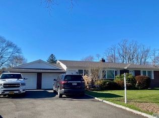 1410 Manor Ln, Bay Shore, NY 11706