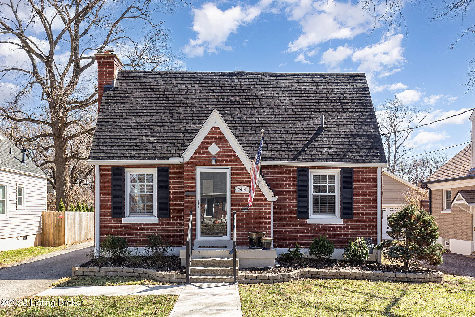 3414 Warner Ave photo 1