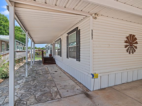 5th image of 307 Brazos Harbor Dr