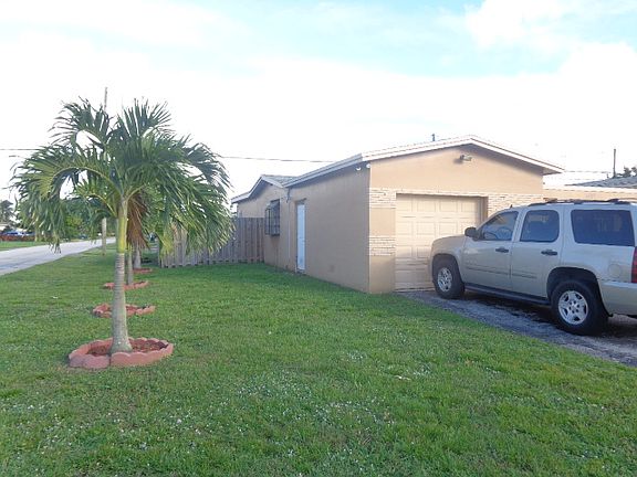 2nd image of 3401 Bahama Dr