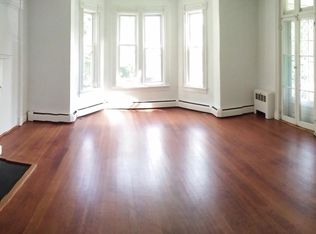 72 Grove St APT 101, Brattleboro, VT 05301