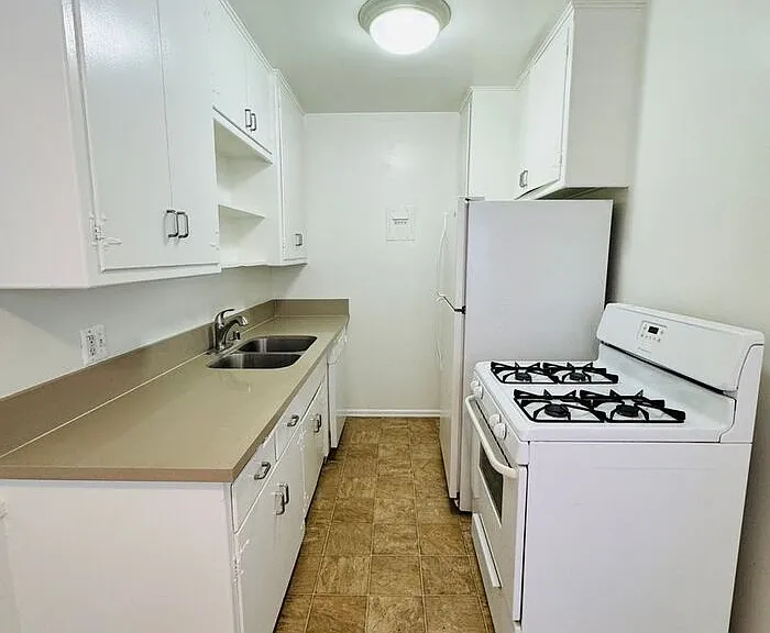 817 N Las Palmas Ave #3 — Photo 3