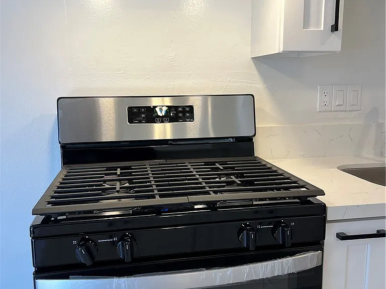 240 W Mayfair Ave — Photo 8