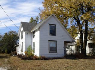 915 N Oak St, Iowa Falls, IA 50126