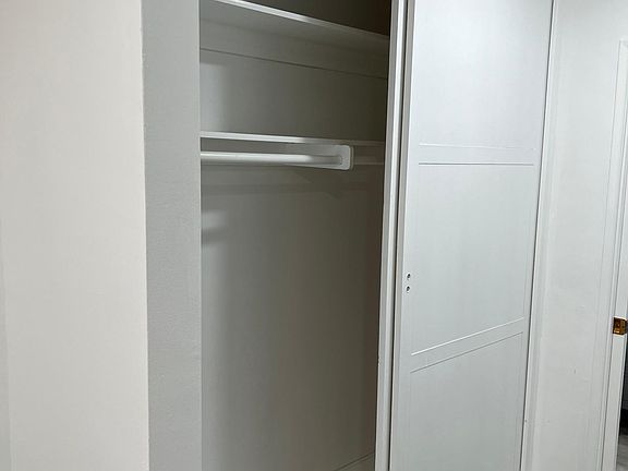 5th image of 981 S Madison Ave #101