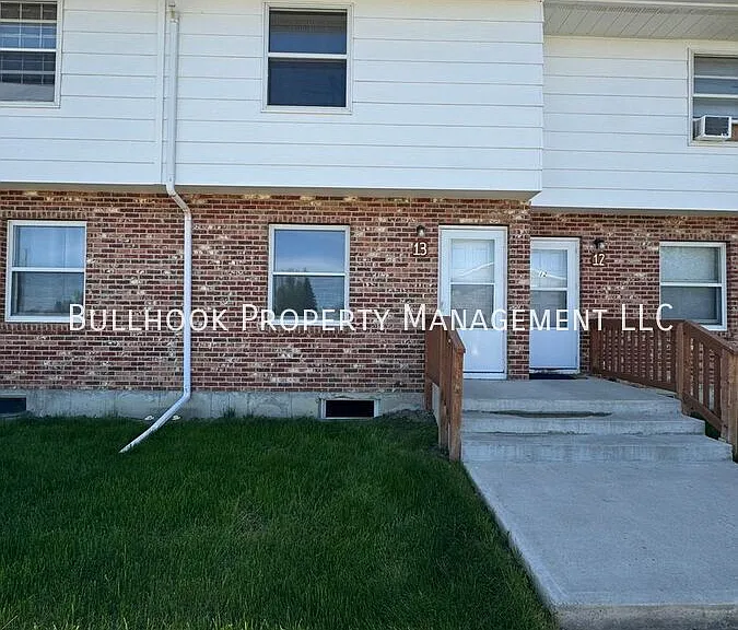 620 13th St W #13 — Photo 1
