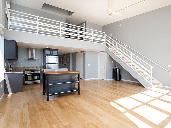 2nd image of 1250 Missouri St Unit 301