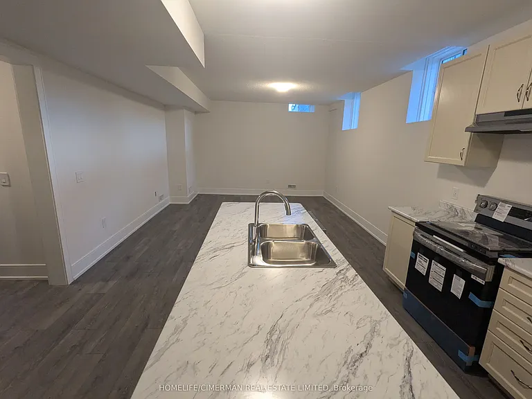 193 Rowe St #BASEMENT — Photo 12