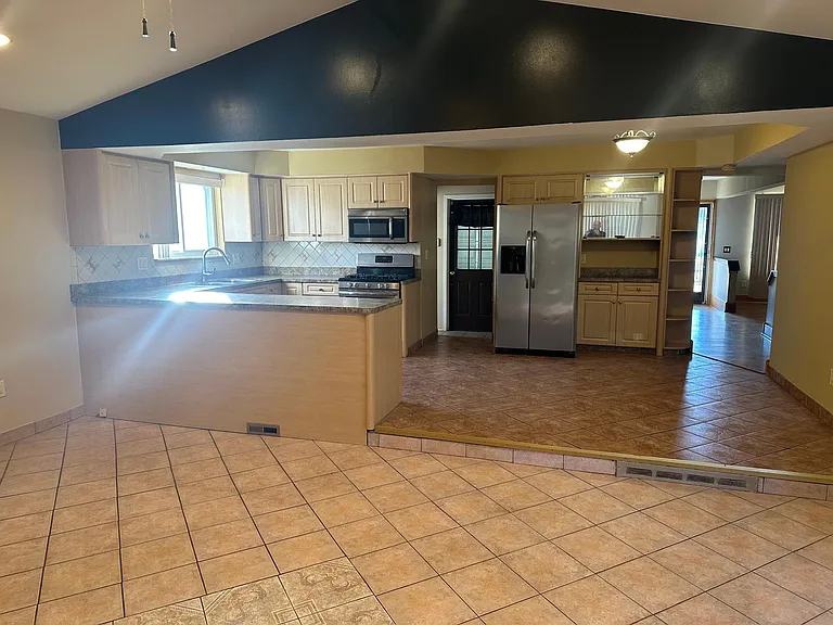 3155 Marc Dr — Photo 4