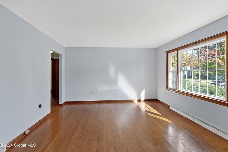 5th image of 11 Crommelin Drive