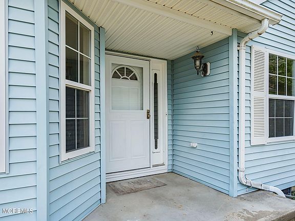 3rd image of 5 Plymouth Court