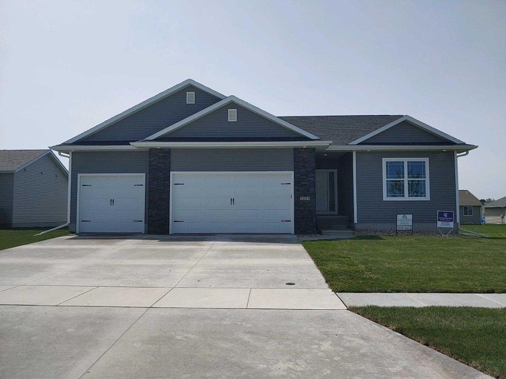 5055 Pluto Ave, Marion, IA 52302 Zillow