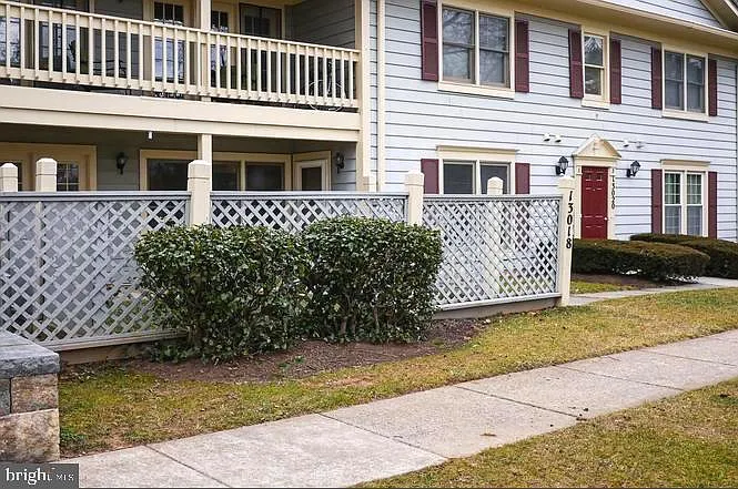 2 bed, 1149 sqft, $2,148 — Photo 2