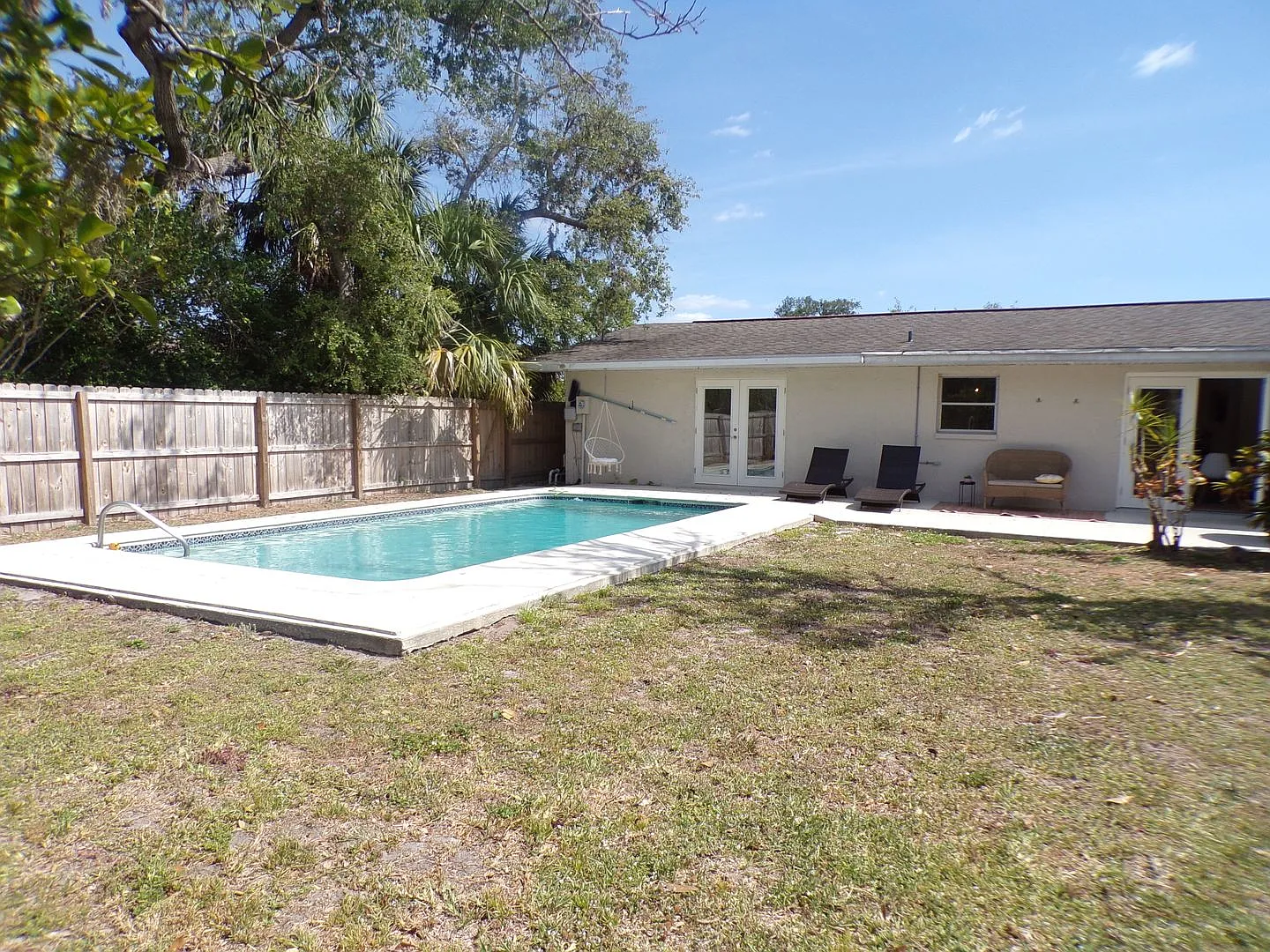 Turn-key Furnished POOL home! — Photo 2