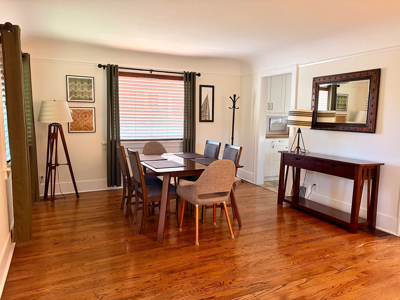 4 bed, 1575 sqft, $3,800 — Photo 4