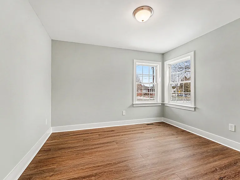 2702 Durham St — Photo 9