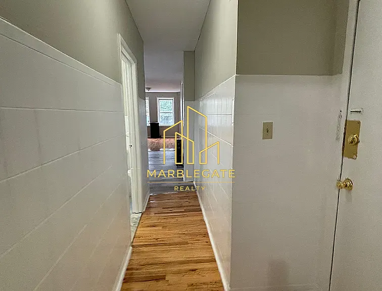 76 N 9th St #11 — Photo 4