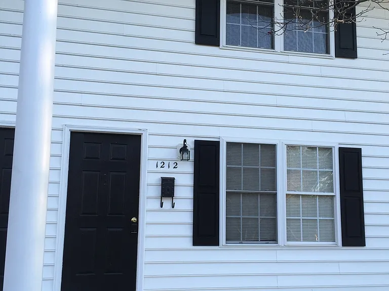 1212 William St — Photo 2
