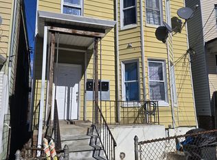 73 Chestnut St, Yonkers, NY 10701