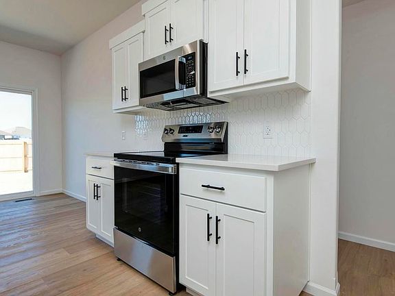 4th image of 2105 S Edgewood Court Lot 98