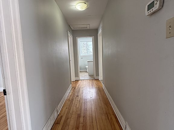 5th image of 3728 Alderwood St #1