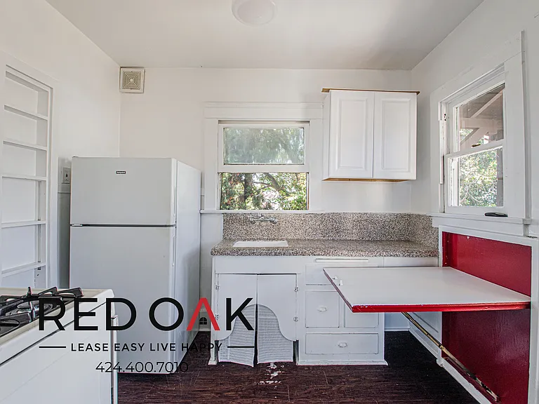 246 Newport Ave #C — Photo 2