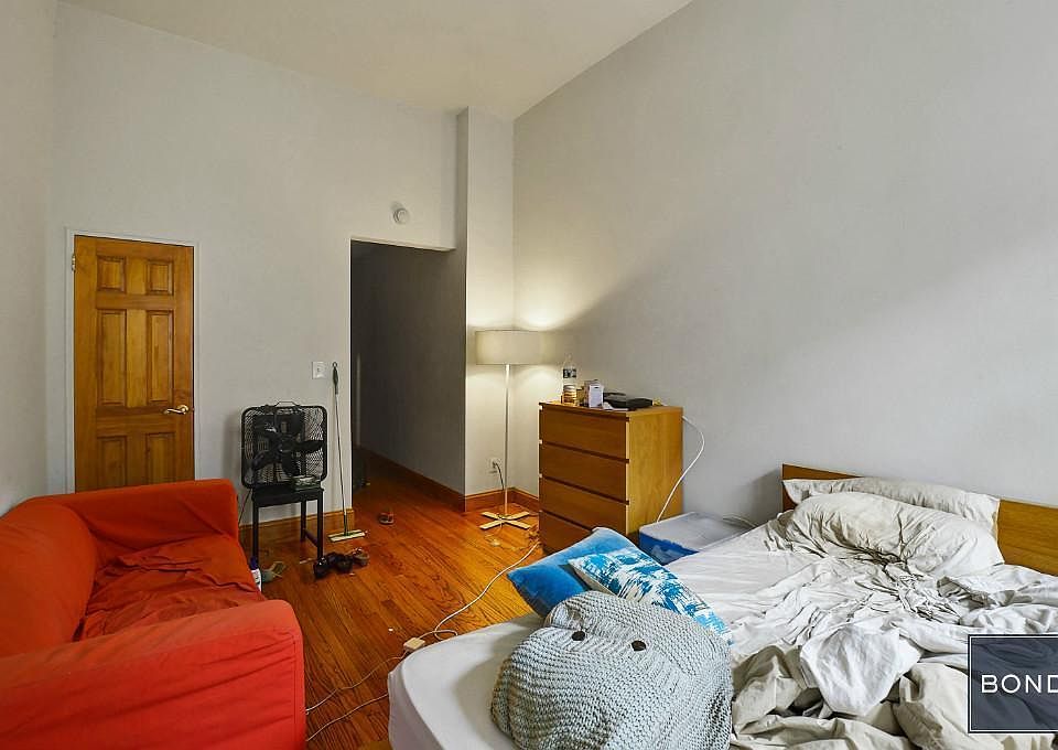 2nd image of 42 W 69th St APT 2C