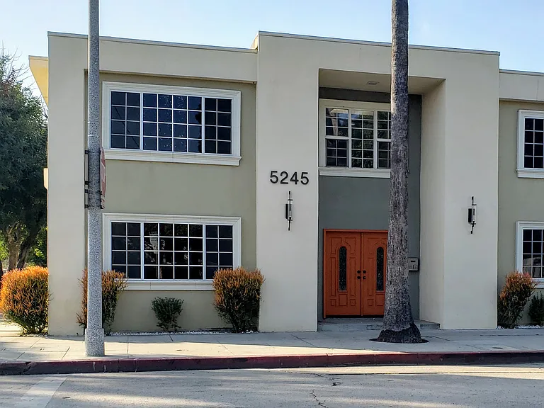 5245 Bakman Ave #9 — Photo 2