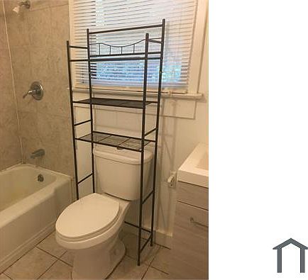 4th image of 531 SE 2nd Pl APT 6