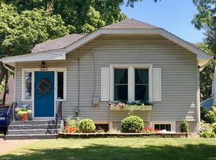 421 Lyon Ave, Wheaton, IL 60187