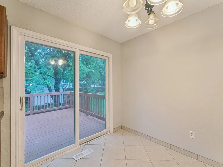416 SE Claremont St — Photo 15