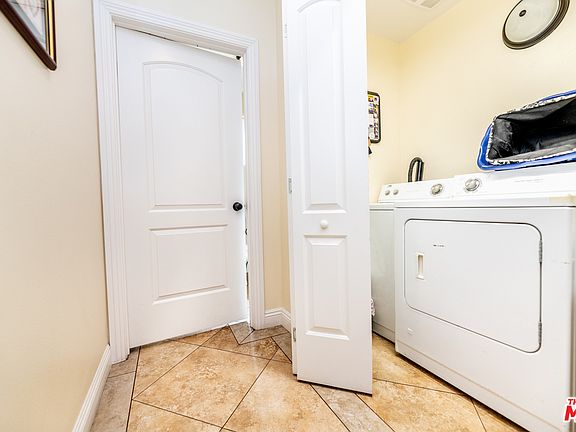 5th image of 824 N Hicks Ave