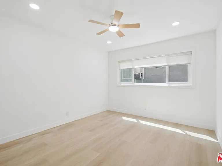 919 S Sherbourne Dr #1 — Photo 13